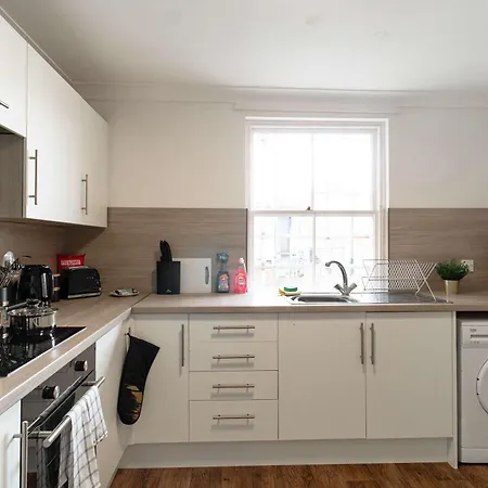 Modern 1 Bed Harbour-side In Whitehaven