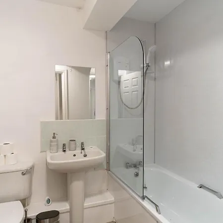 Modern 1 Bed Harbour-side In Whitehaven